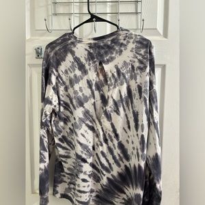 PINK tie-dye, long sleeve work out women’s